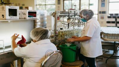 Como o Controle de Qualidade de Matéria-Prima Impacta o PCP