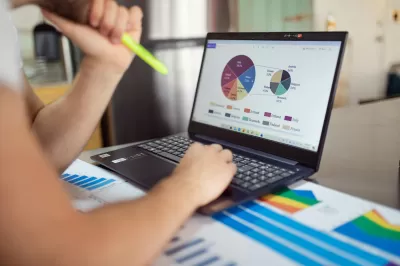 ERP para Empresas de Serviços: O Que É, Como Funciona e Por Que Sua Empresa Precisa