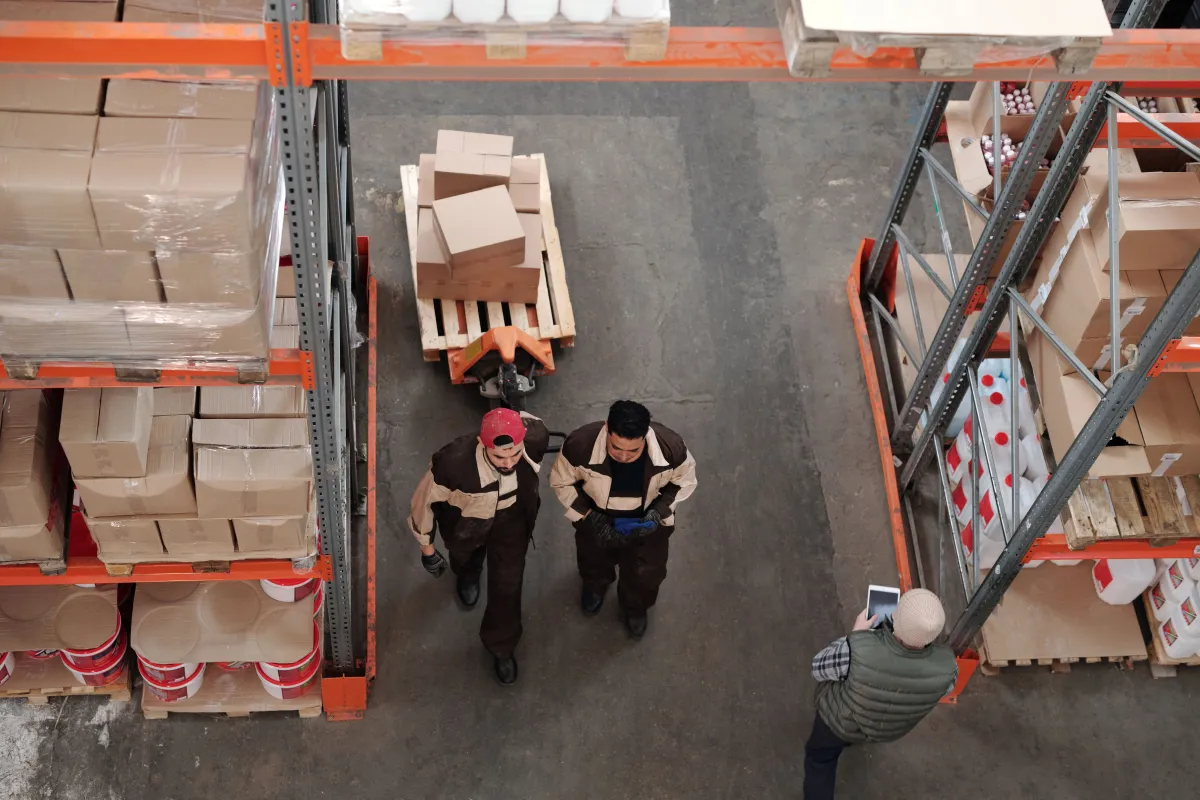 Separação de mercadorias no depósito