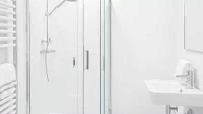 Fita Antiderrapante para Banheiro: Segurança Essencial em Ambientes Molhados