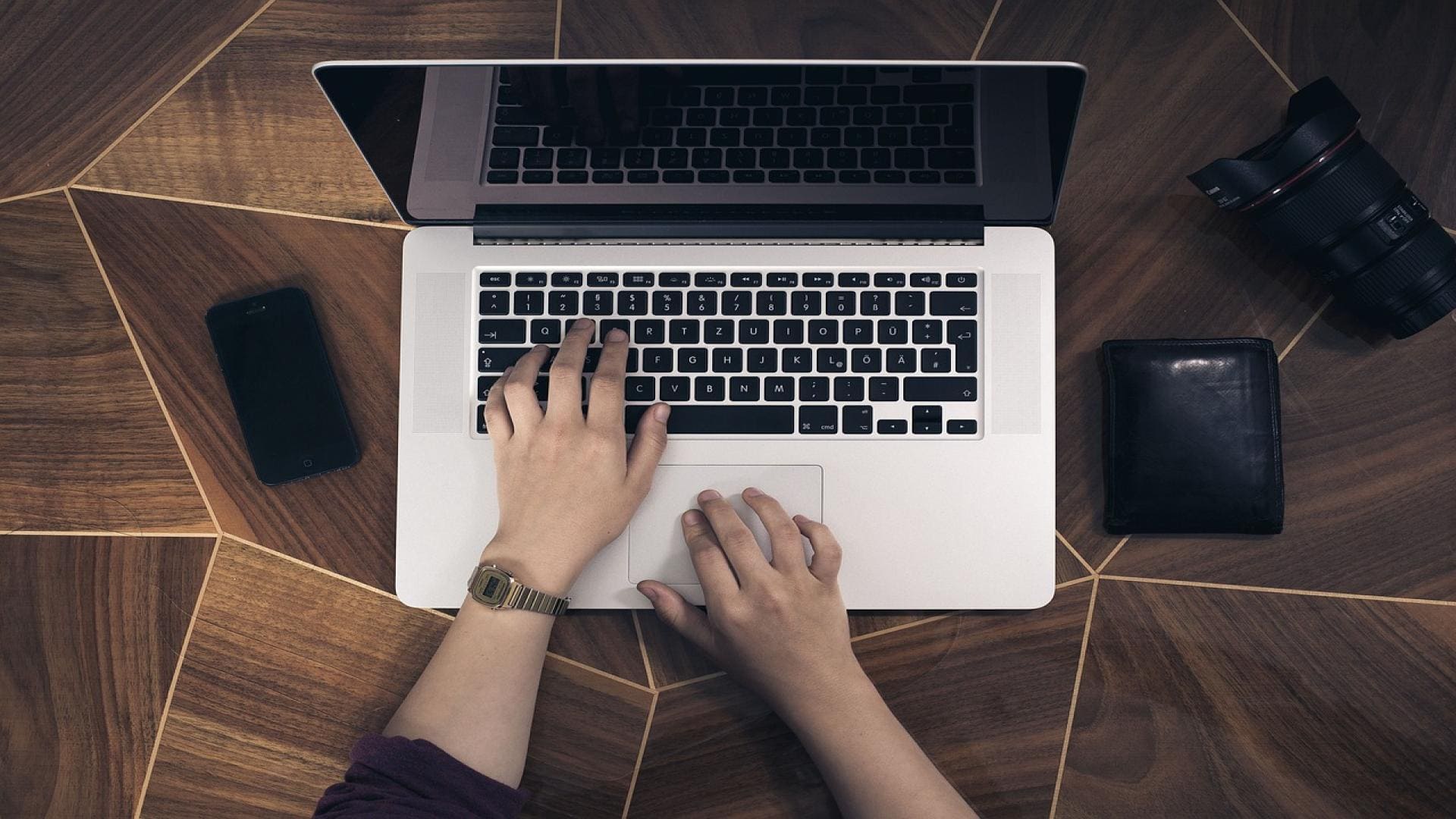 Principais Vantagens de Contratar um Redator Freelancer para Seu Blog de Marketing Orgânico.