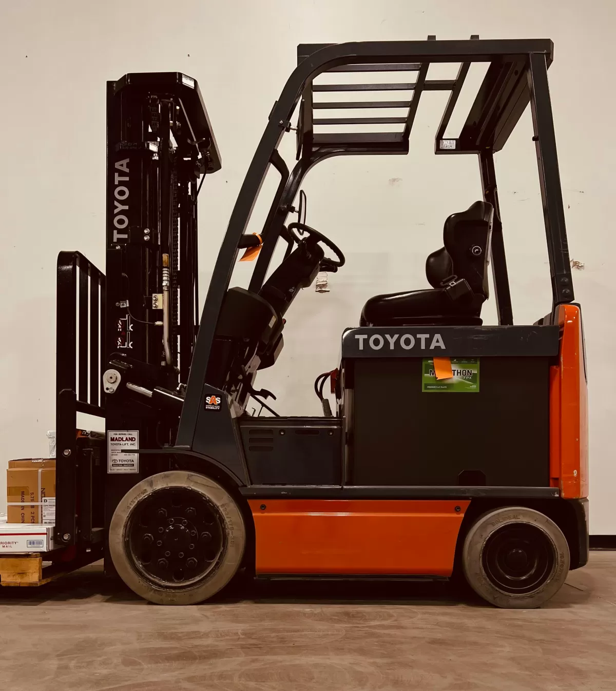 Setores com Alta Exigência Técnica: Qual Pneu para Empilhadeira Toyota Usar?