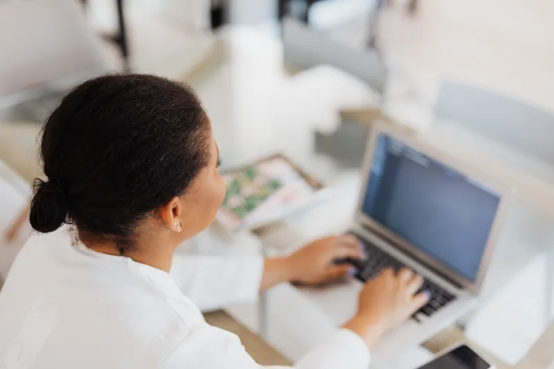 Gestão com IA como vantagem competitiva para empresas modernas