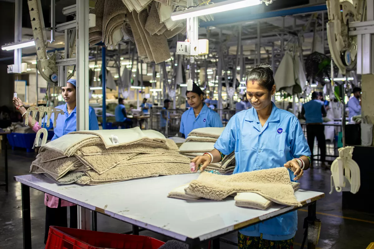 Como um ERP industrial melhora o controle do estoque de matéria-prima